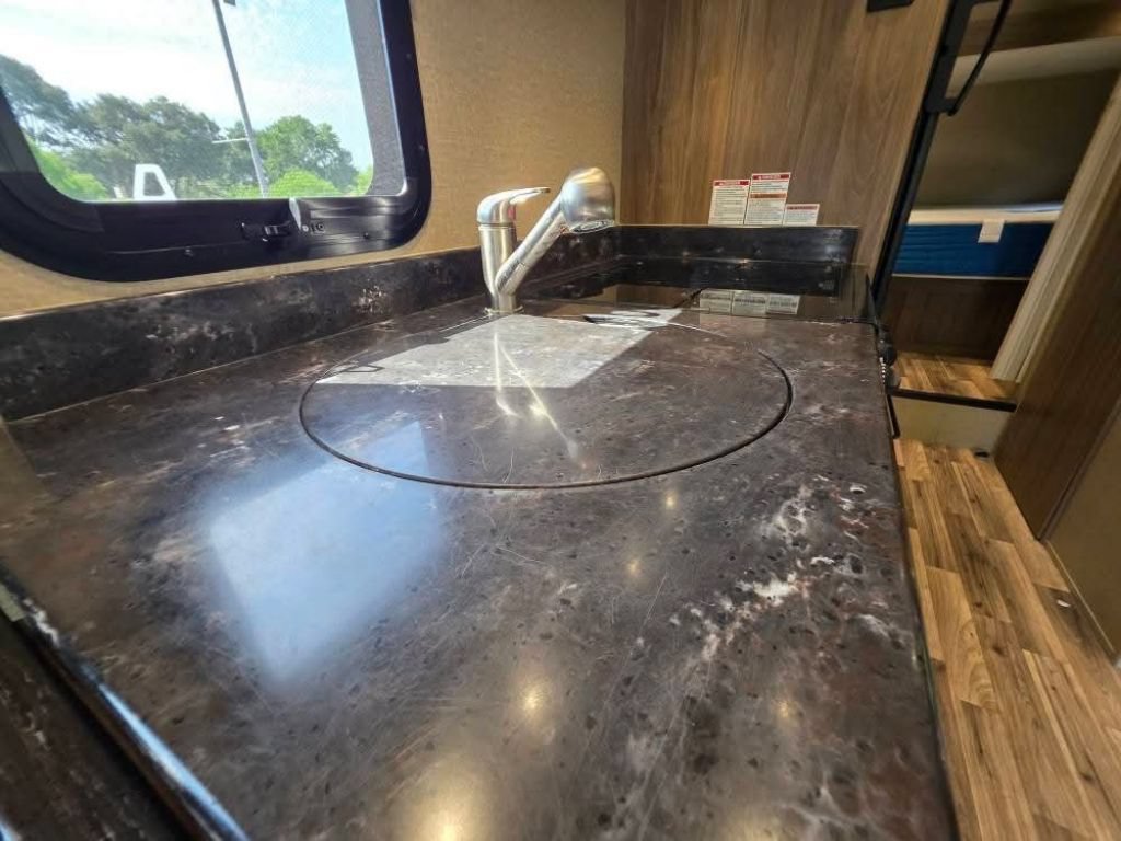 Used 2016 Mercedes-Benz Sprinter 3500 image 23