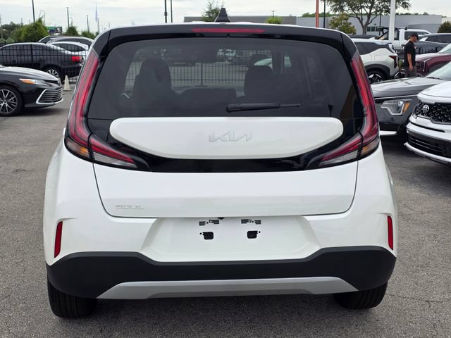 Certified 2025 Kia Soul LX w/ LX Technology Package FWD image 9