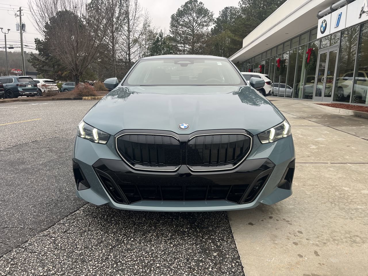 Used 2026 BMW 530i w/ M Sport Package RWD image 3