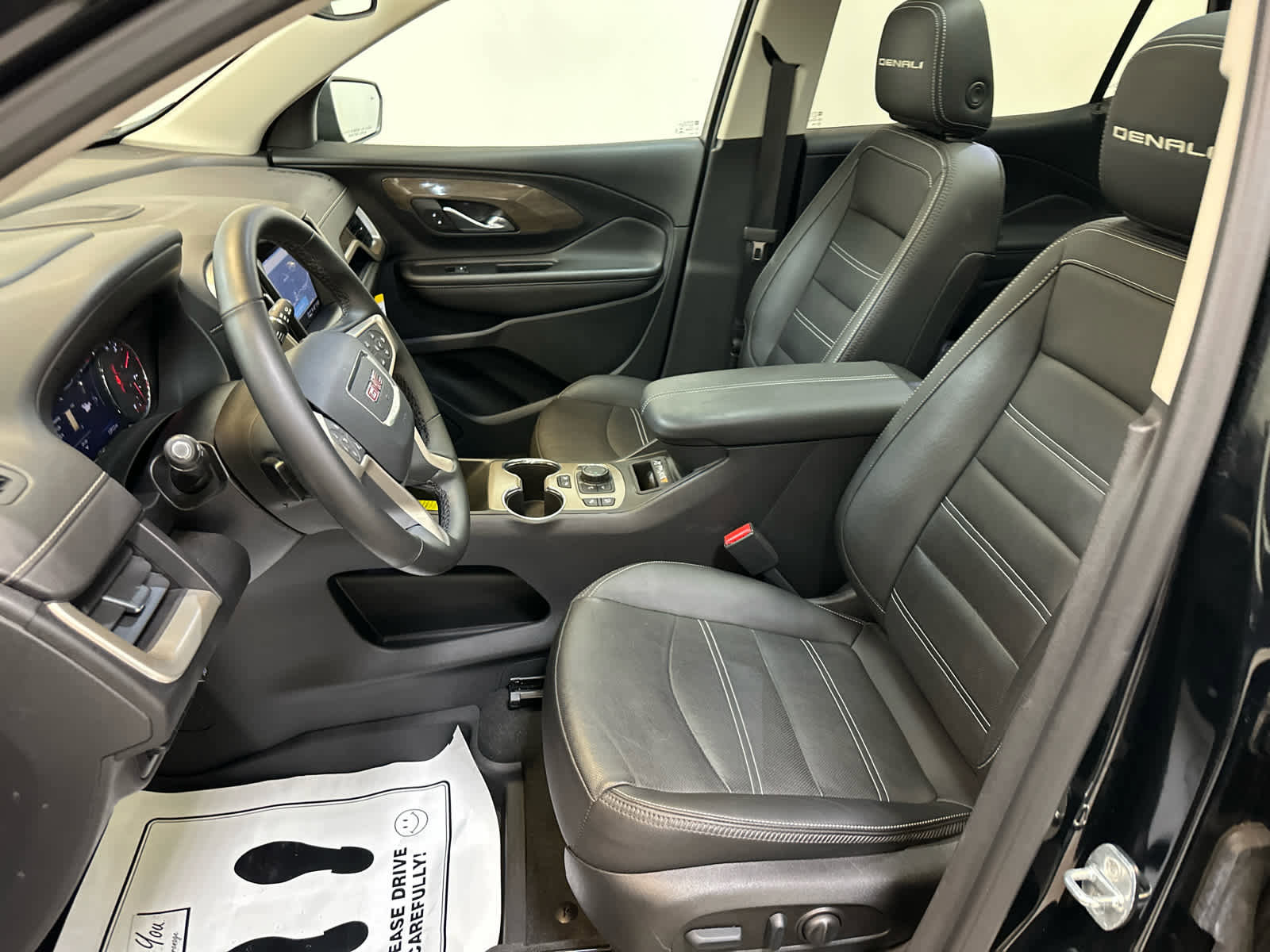 Certified 2023 GMC Terrain Denali w/ Black Diamond Edition AWD/4WD image 11
