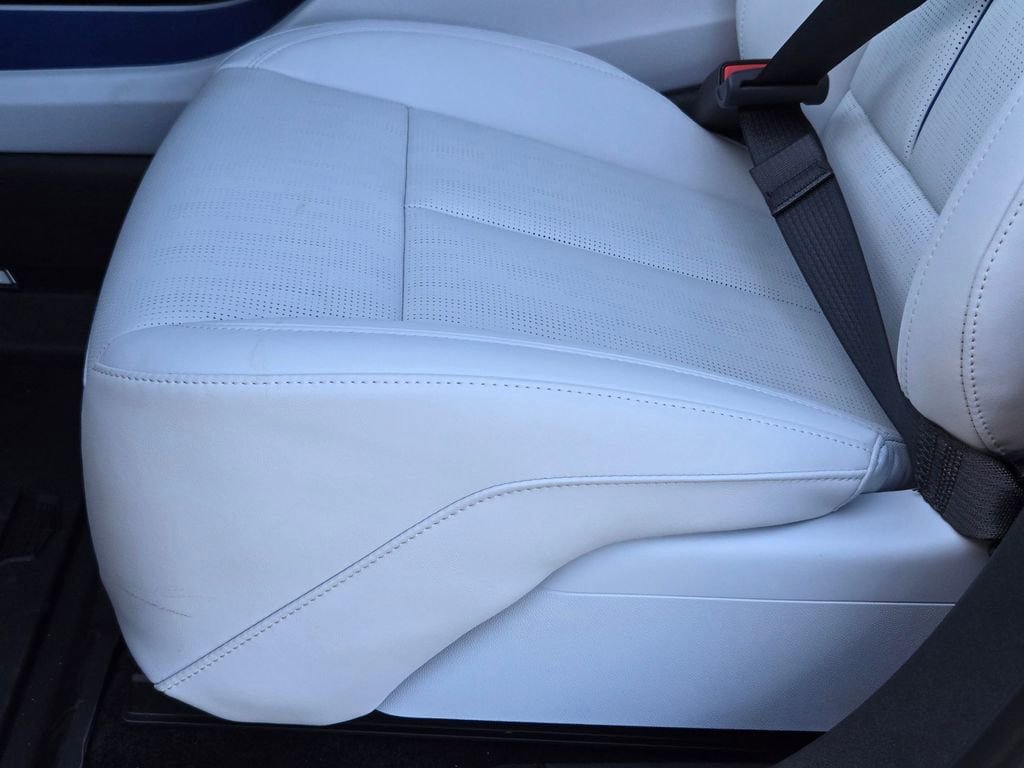 New 2026 Cadillac Optiq Sport 2 w/ LPO, Floor Liner Package image 27