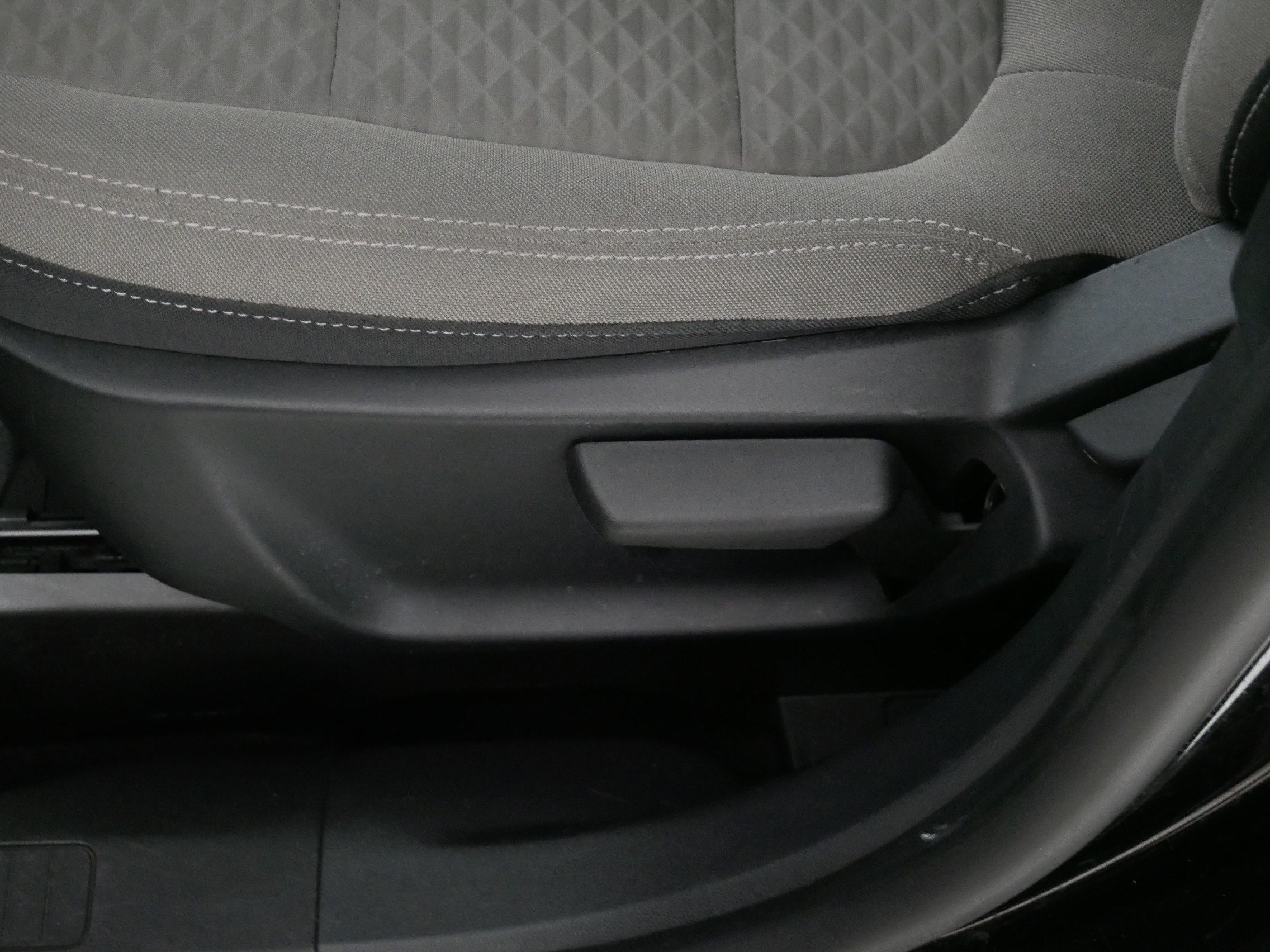 Used 2022 Ford Escape SE FWD image 20