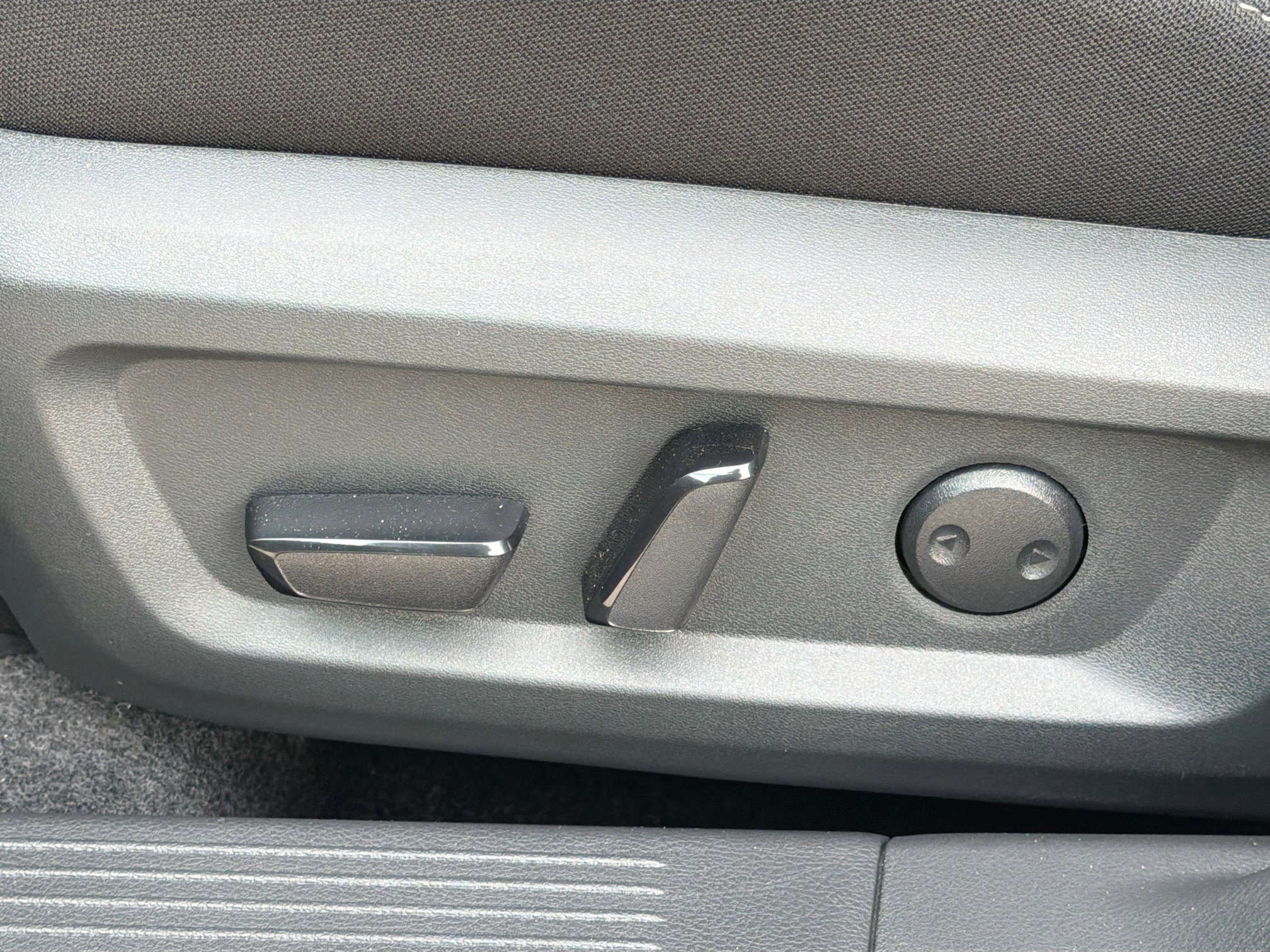 Used 2026 Nissan Rogue SV image 22