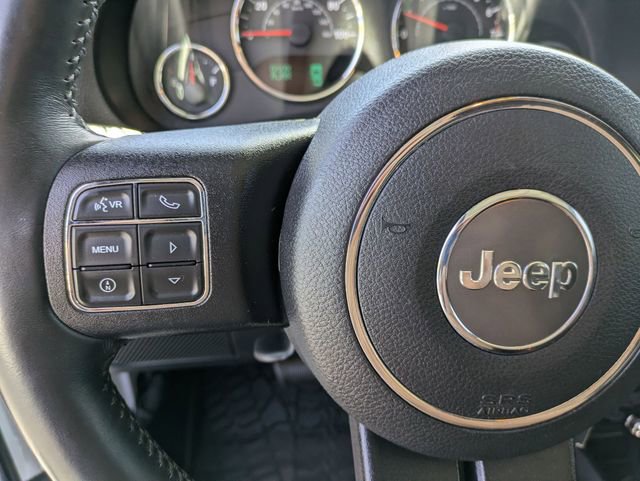 Used 2015 Jeep Wrangler Unlimited Sahara w/ Max Tow Package AWD/4WD image 14