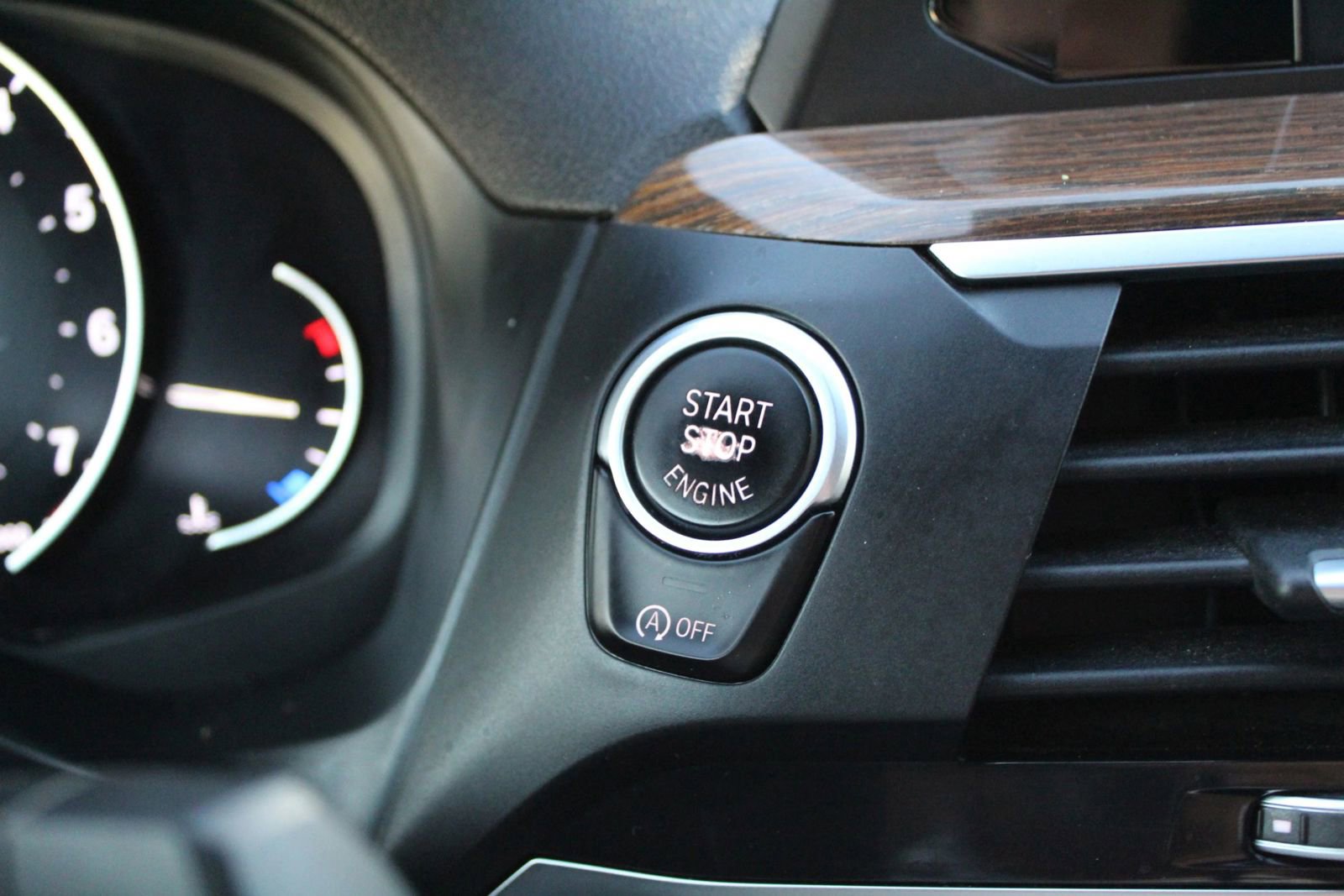 Used 2019 BMW X3 sDrive30i w/ Driving Assistance Package image 26