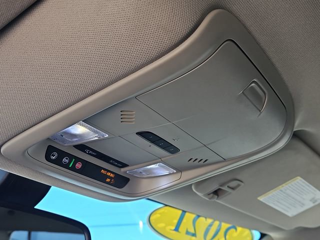 Used 2021 Buick Enclave Essence image 31