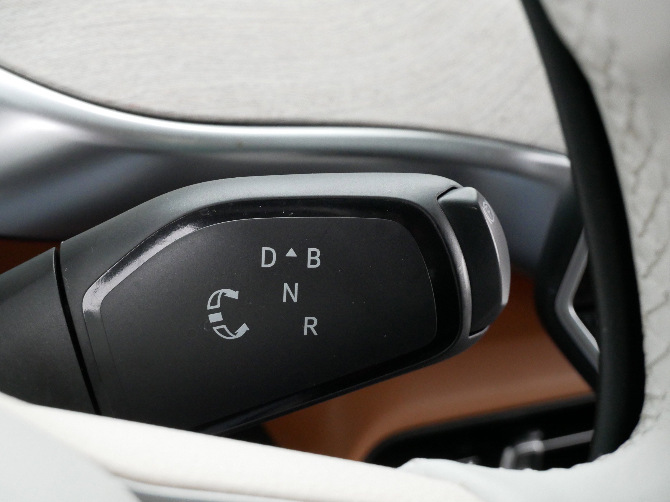 Used 2025 Volkswagen ID. Buzz 1st Edition RWD image 24