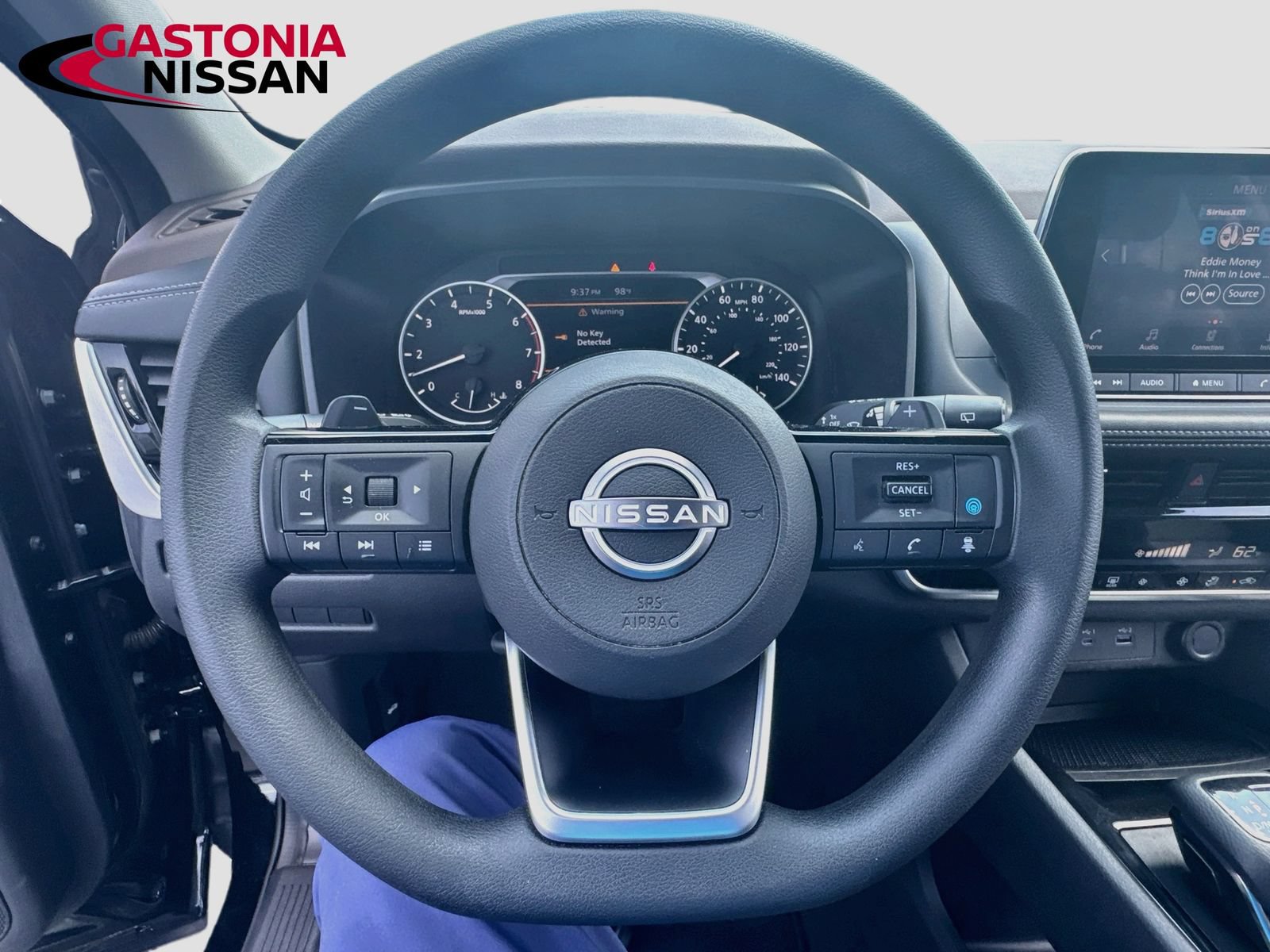 Used 2022 Nissan Rogue SV FWD image 14