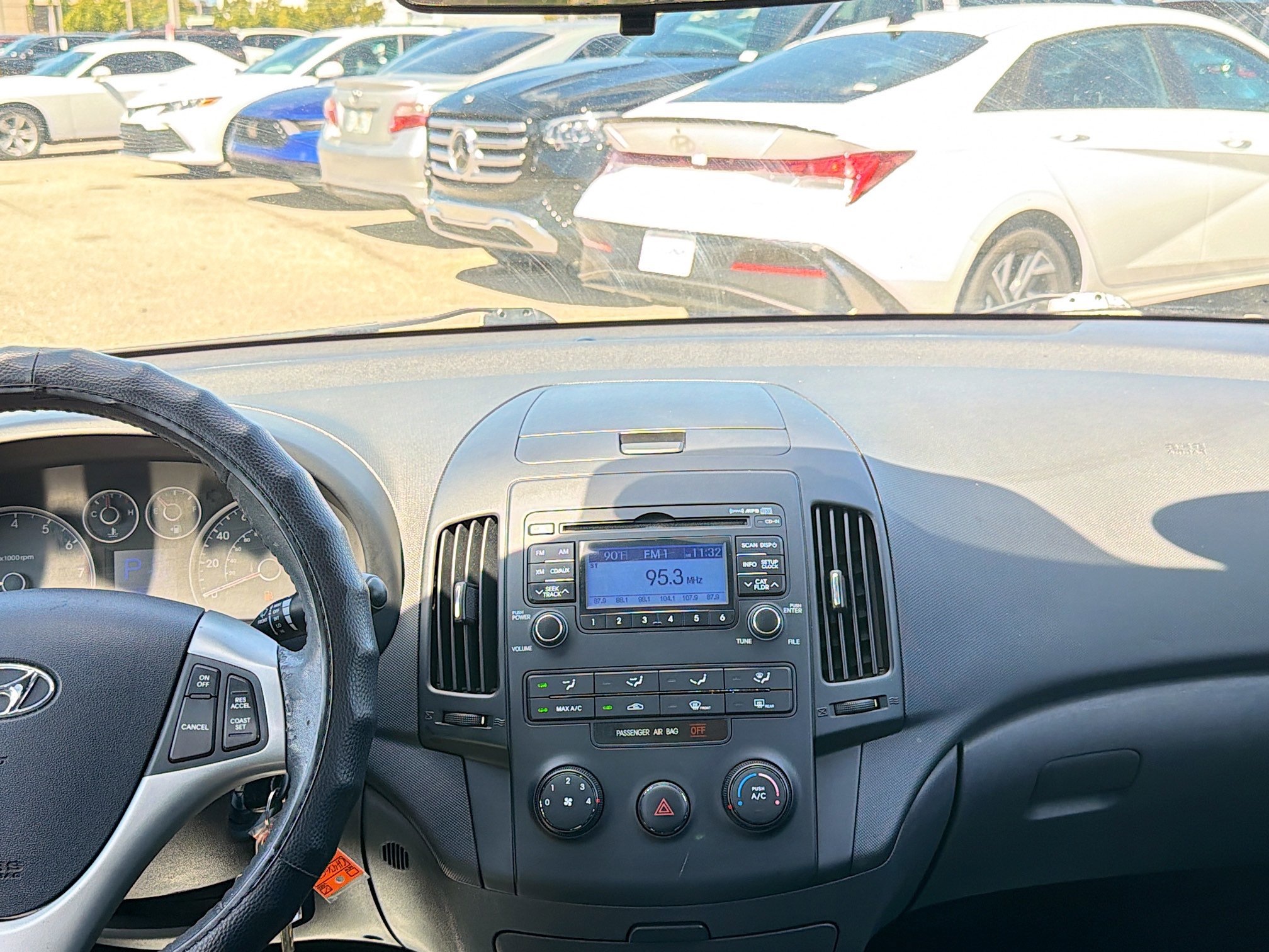 Used 2012 Hyundai Elantra SE image 18