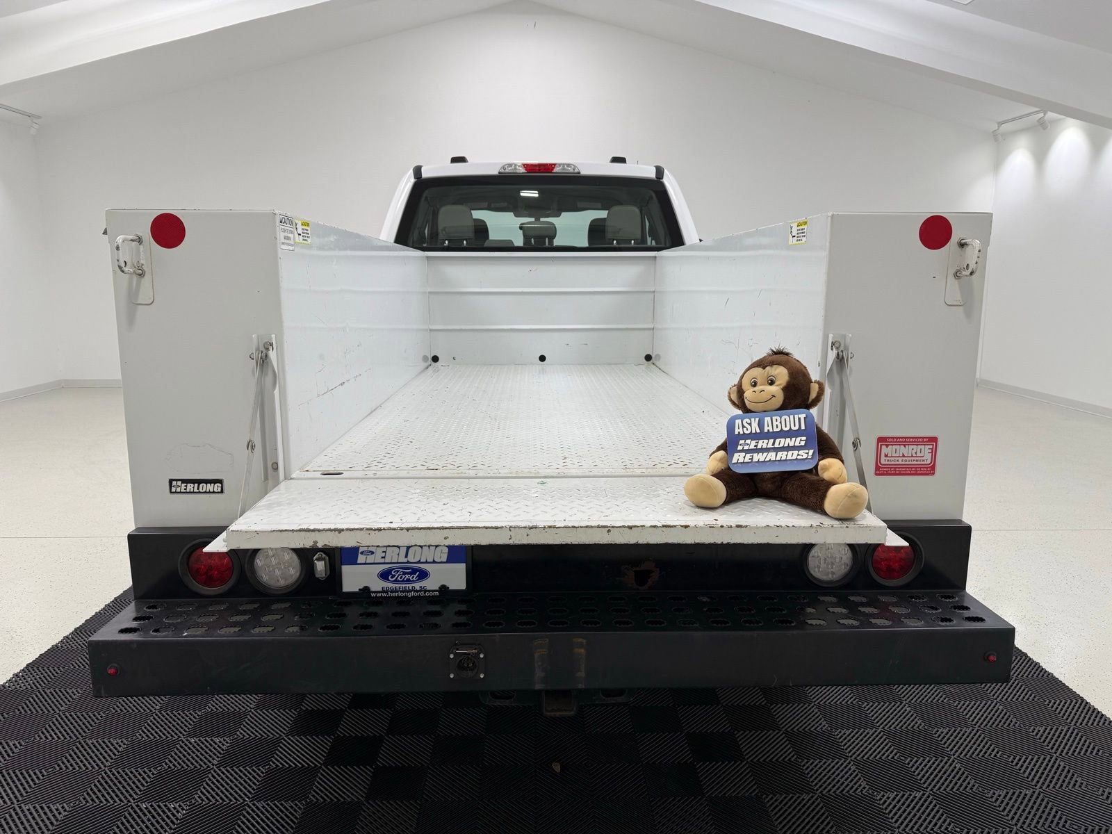 Used 2020 Ford F250 XL w/ Power Equipment Group image 8