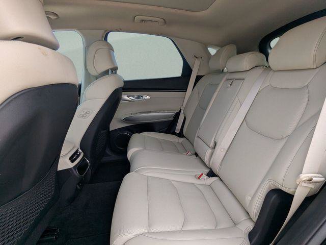 New 2025 Genesis GV70 2.5T w/ Select Package AWD/4WD image 16