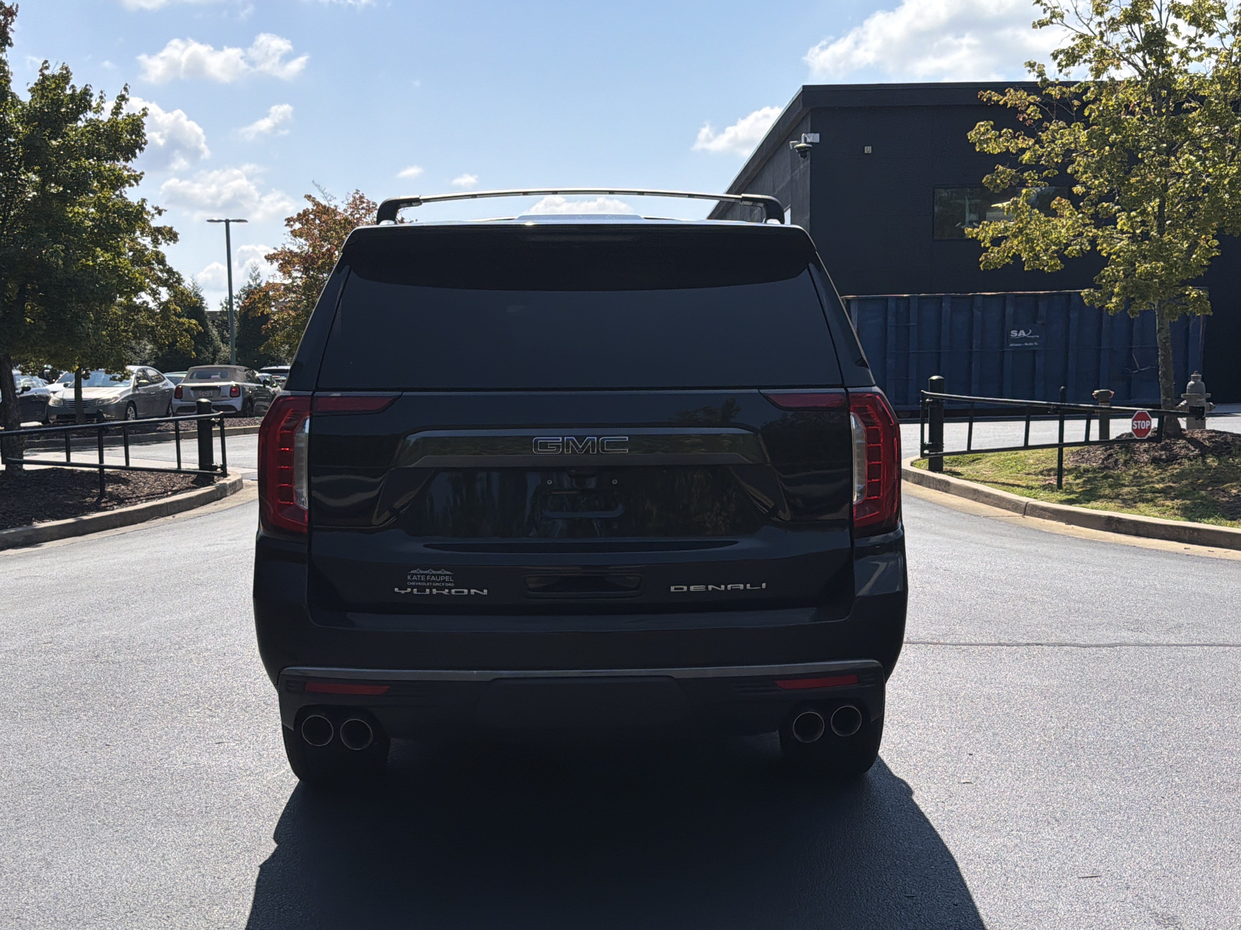 Used 2023 GMC Yukon Denali Ultimate w/ LPO, Floor Liner Package AWD/4WD image 15