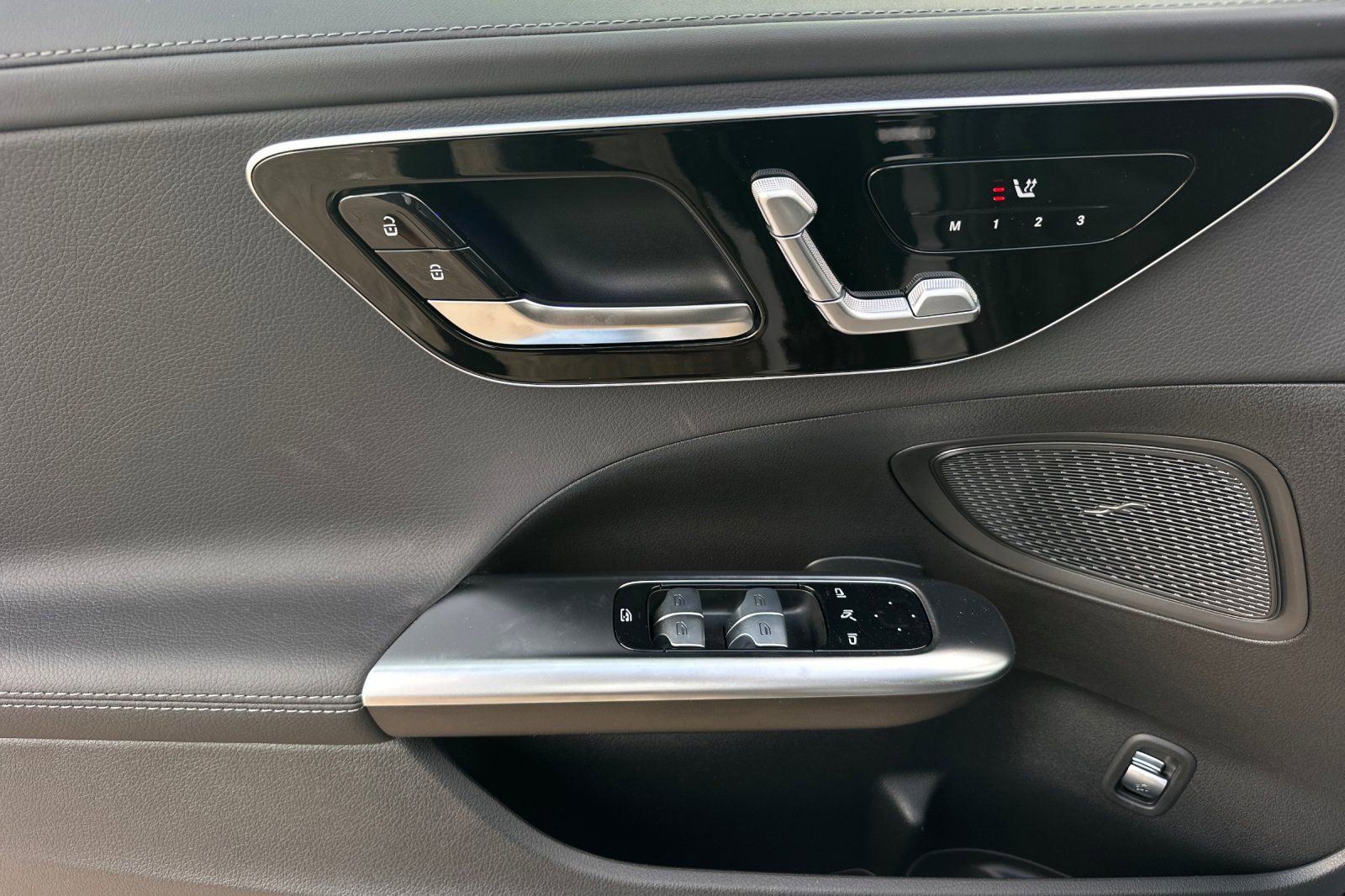 New 2025 Mercedes-Benz C 300 4MATIC Sedan image 21