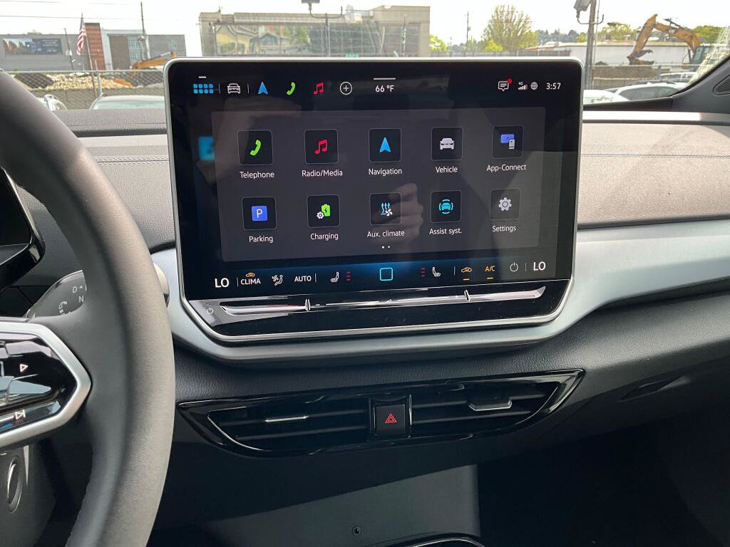 New 2026 Volkswagen ID.4 Pro AWD/4WD image 17