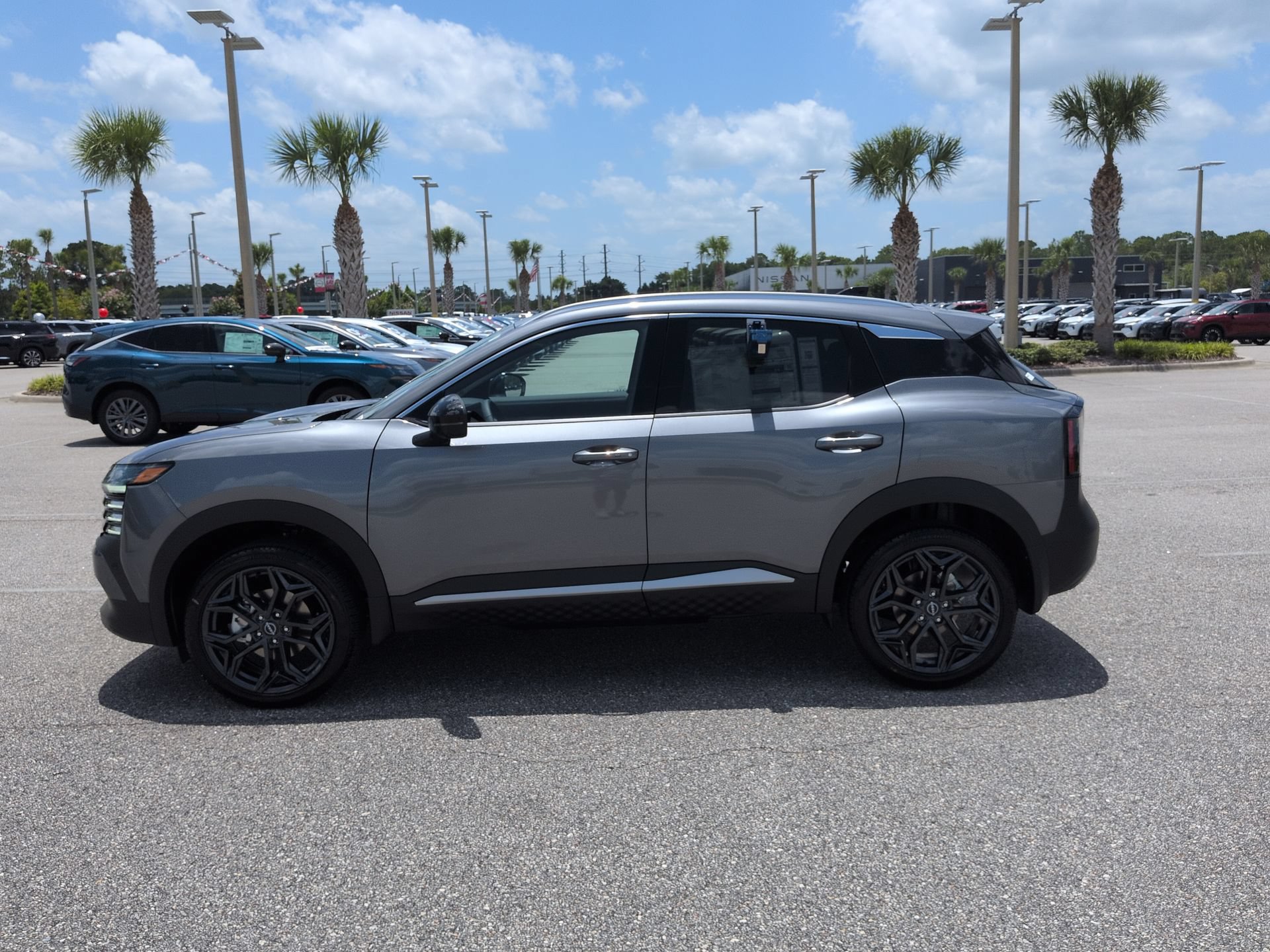 New 2026 Nissan Kicks SR FWD image 8