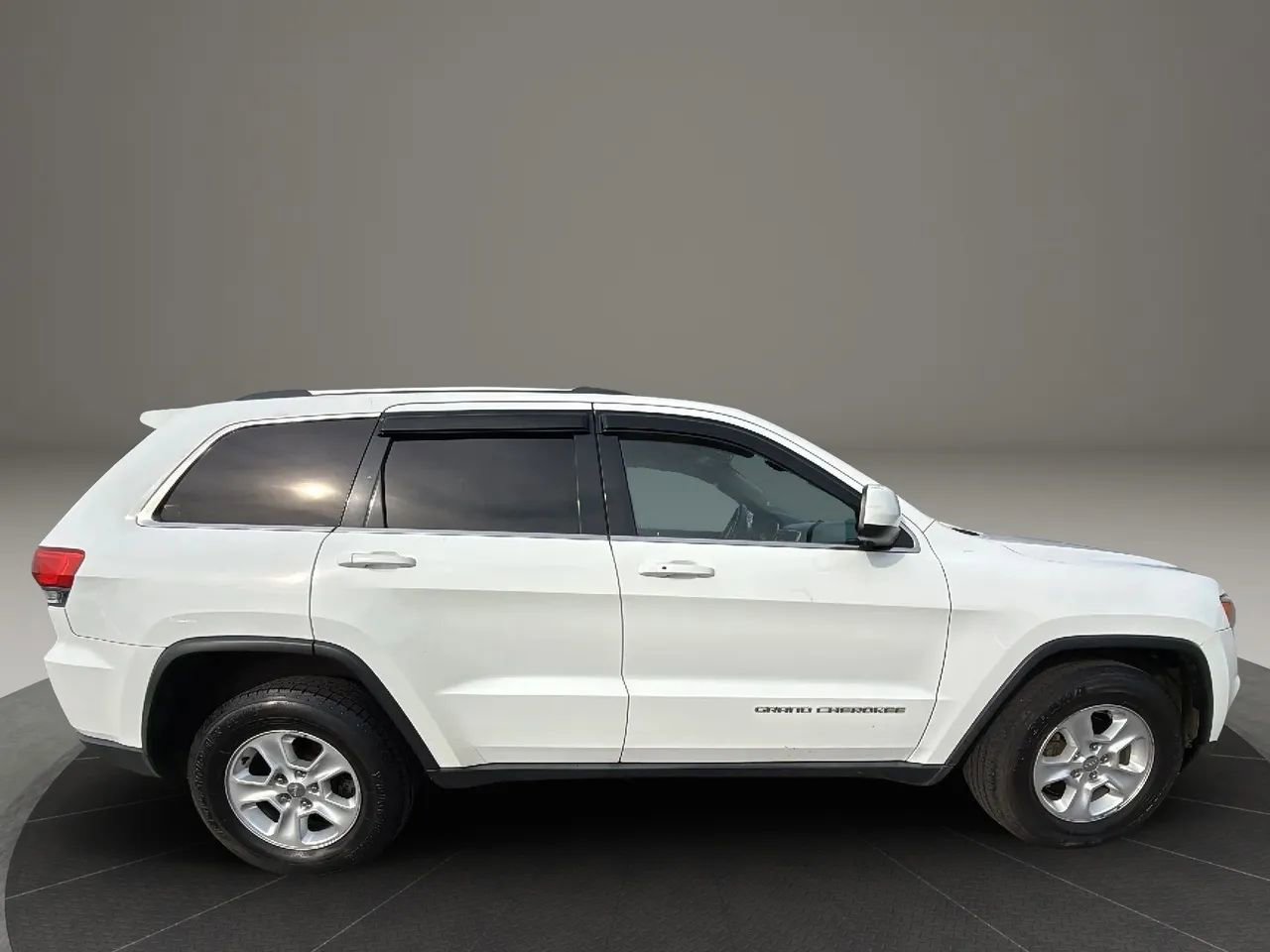 Used 2014 Jeep Grand Cherokee Laredo w/ Quick Order Package 23E AWD/4WD image 4