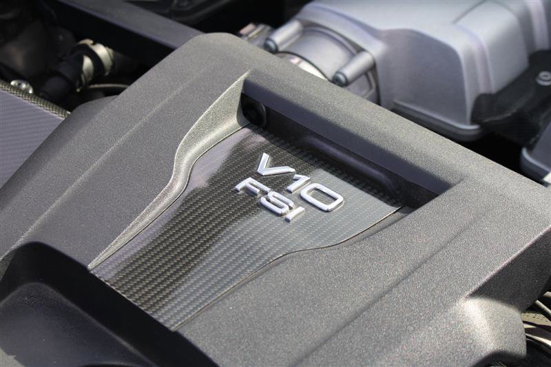 Used 2018 Audi R8 V10 w/ Carbon Exterior Package image 24