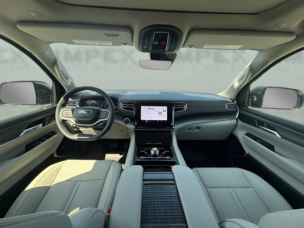 Used 2024 Jeep Wagoneer Series III w/ Premium Group I AWD/4WD image 13