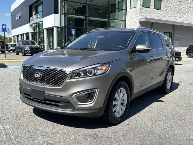 Used 2017 Kia Sorento FWD w/ LX Convenience Package image 2