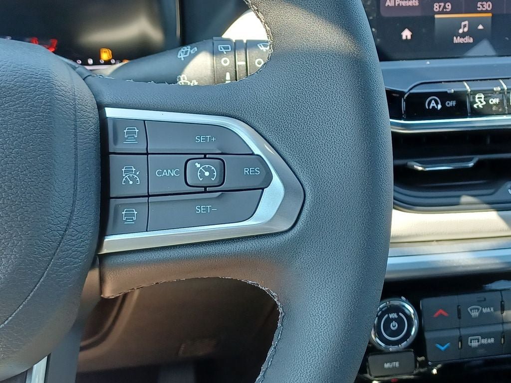 New 2026 Jeep Compass Limited AWD/4WD image 17