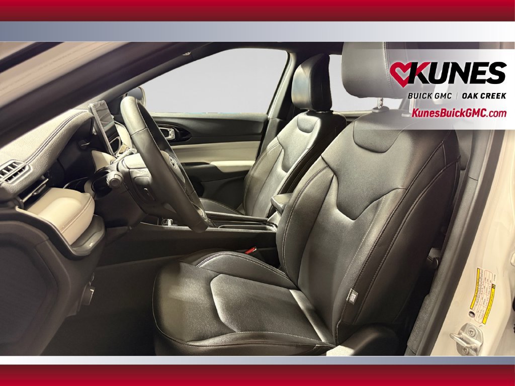 Used 2025 Jeep Compass Limited AWD/4WD image 23