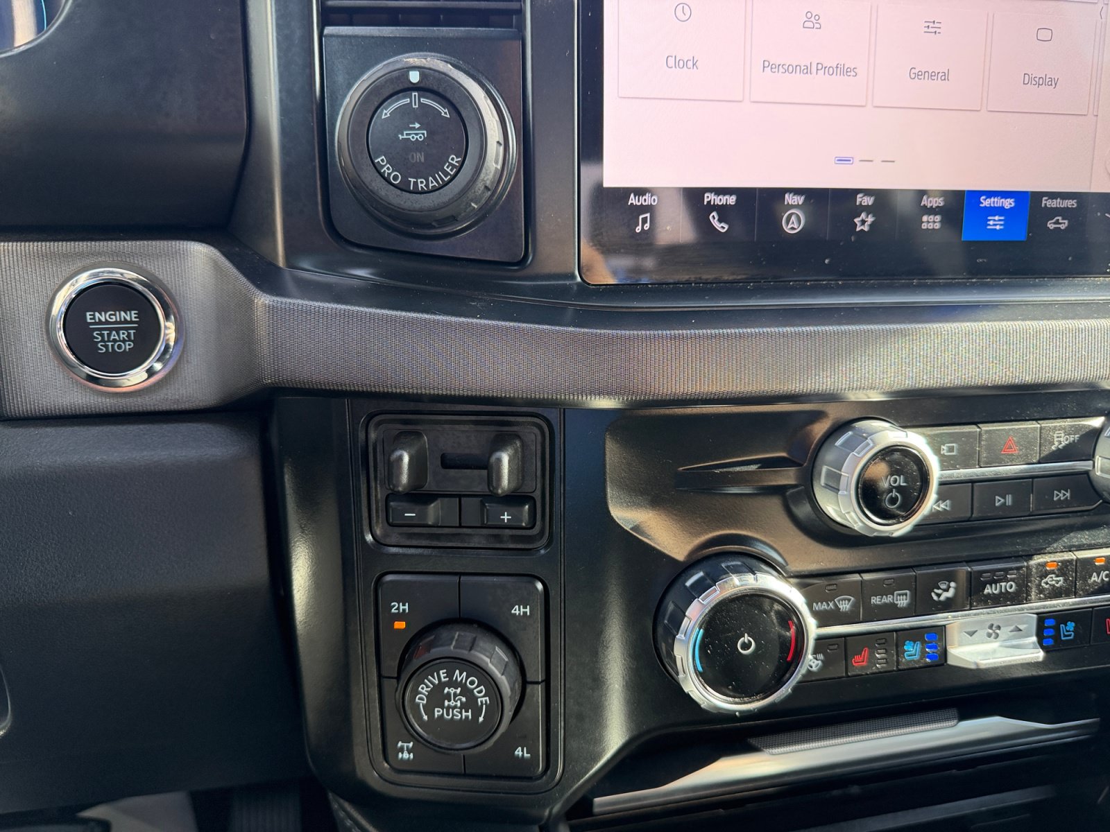 Used 2026 Ford F350 Platinum w/ Tremor Off-Road Package AWD/4WD image 24