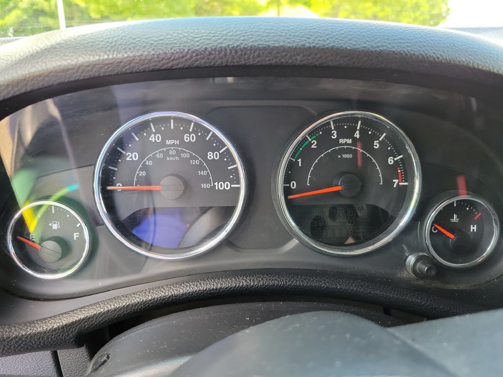 Used 2013 Jeep Wrangler Sport w/ Connectivity Group AWD/4WD image 16