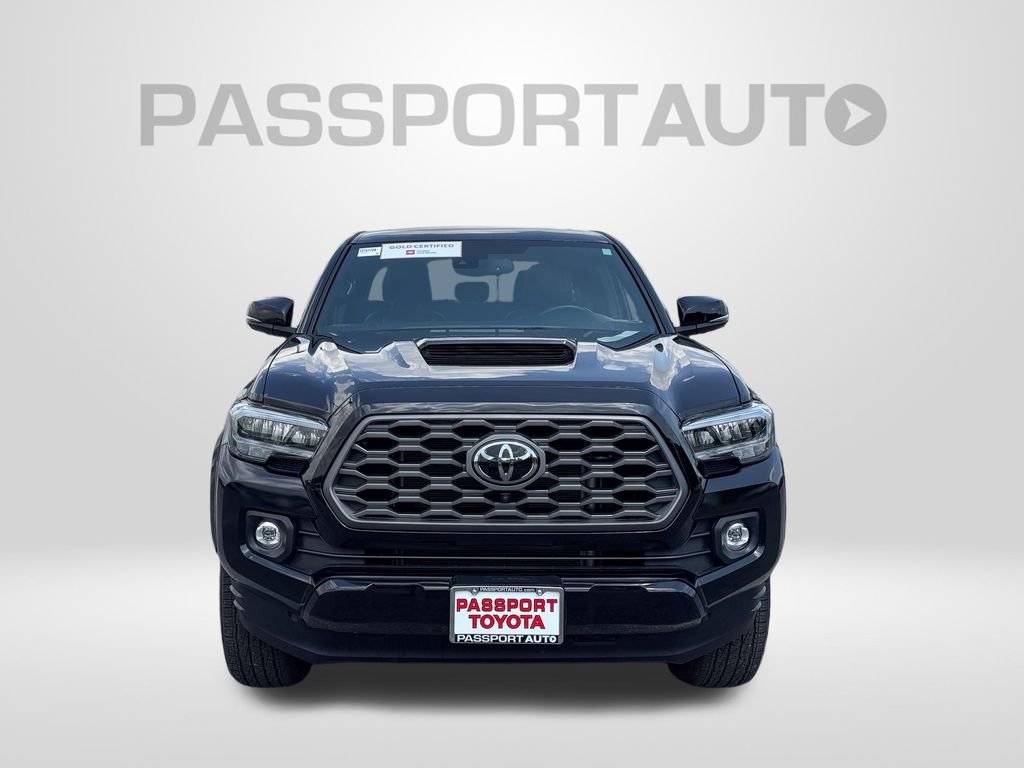 Used 2021 Toyota Tacoma TRD Sport w/ TRD Premium Sport Package AWD/4WD image 17