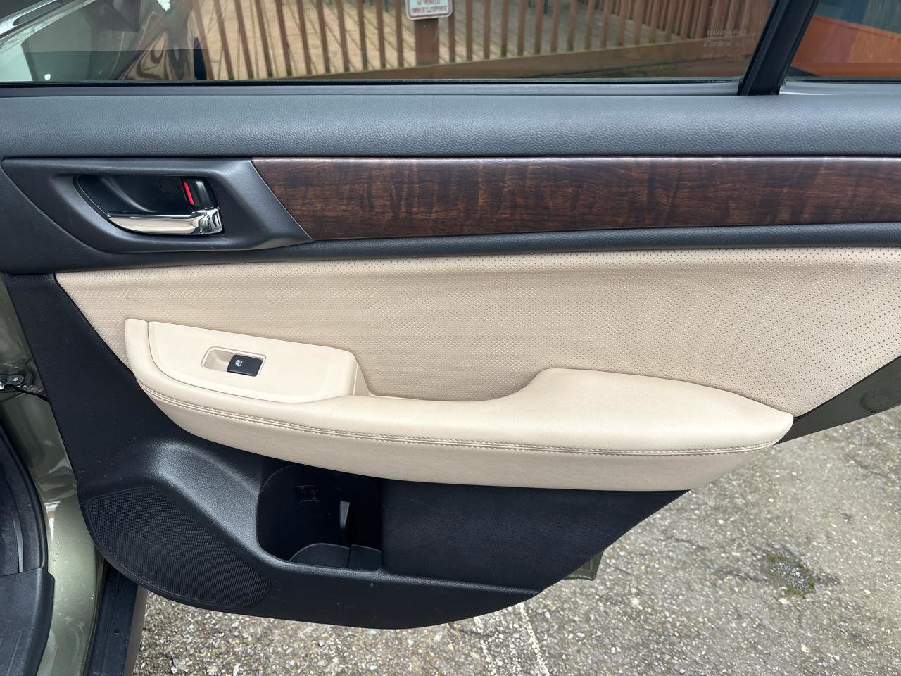 Used 2017 Subaru Outback 2.5i Limited image 38