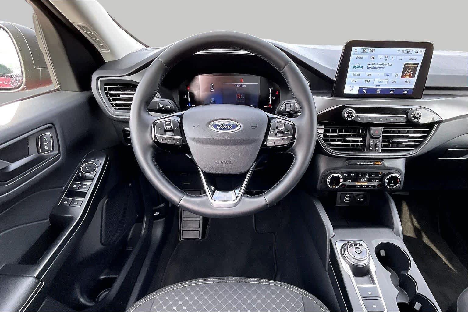 Used 2026 Ford Escape Active w/ Cold Weather Package FWD image 6