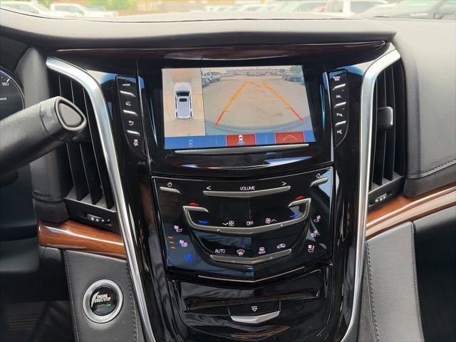 Used 2019 Cadillac Escalade Luxury RWD image 15