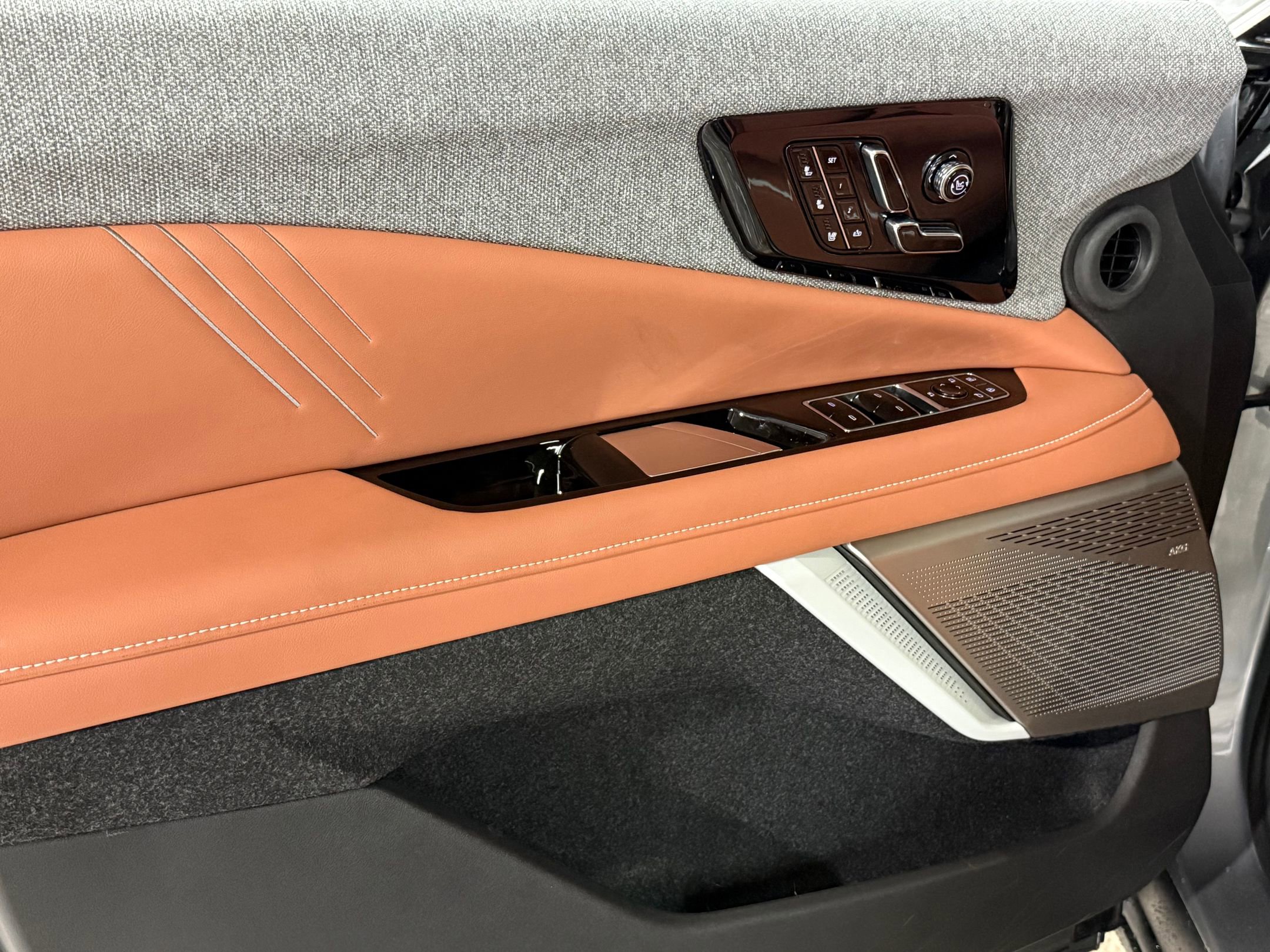 New 2026 Cadillac Optiq Luxury 2 image 12