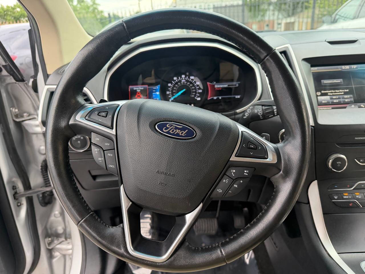 Used 2015 Ford Edge SEL AWD/4WD image 21