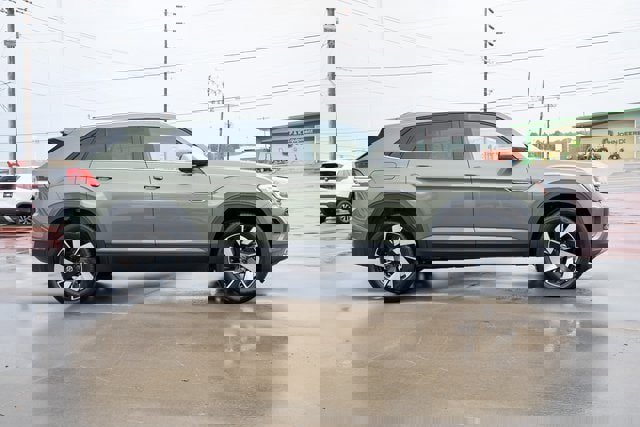 New 2026 Volkswagen Atlas Cross Sport SE image 7