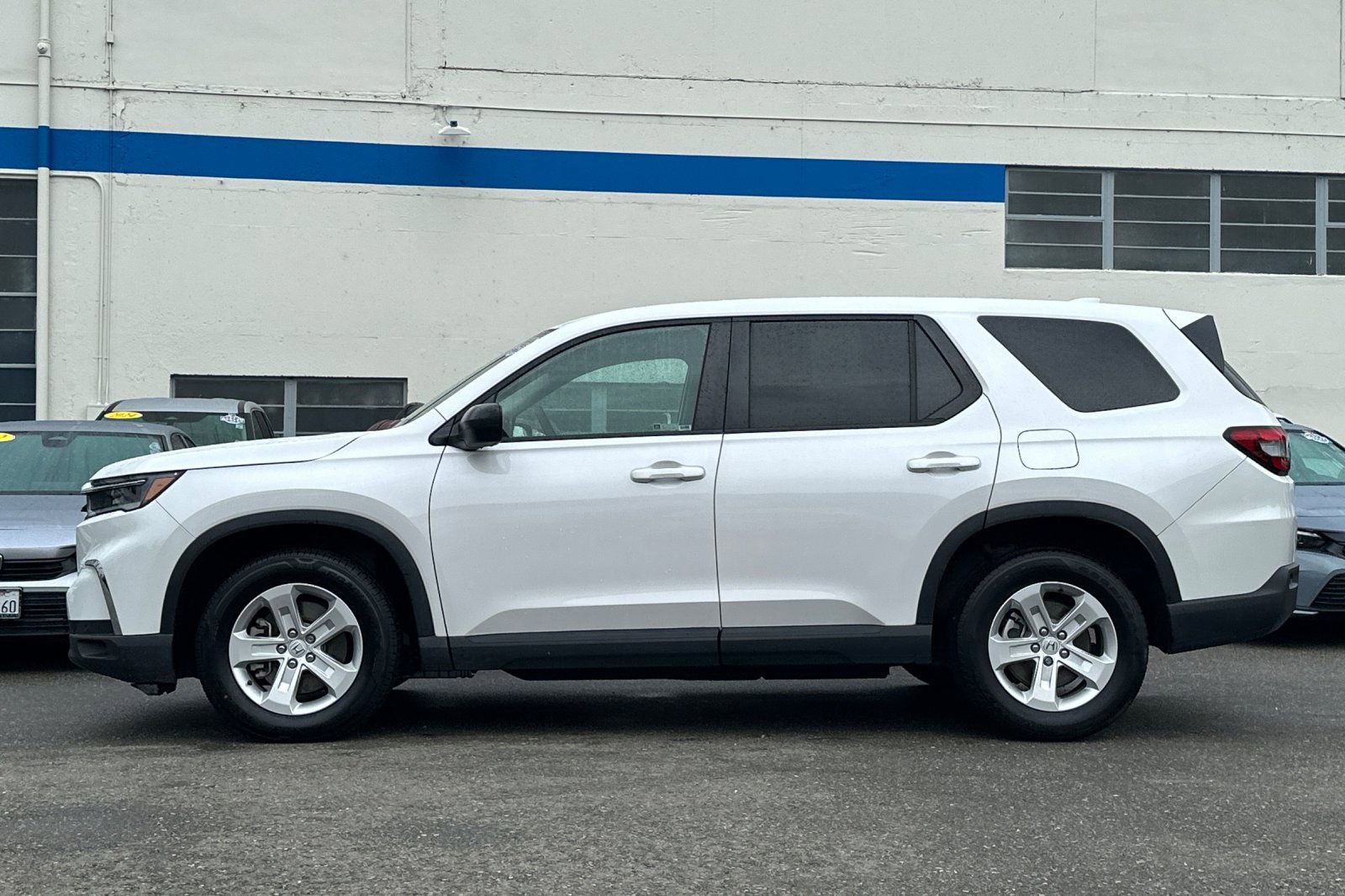Used 2023 Honda Pilot LX image 7