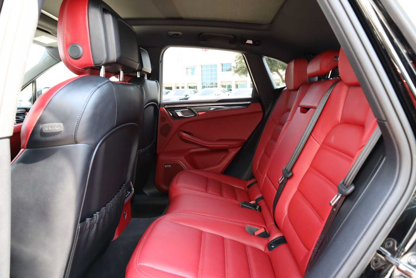 Used 2025 Porsche Macan S AWD/4WD image 36