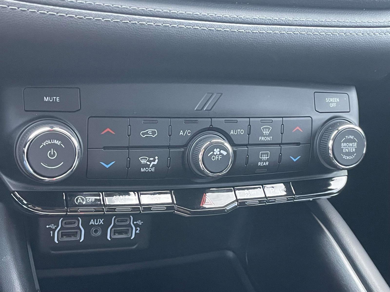 Used 2021 Dodge Durango SXT image 5