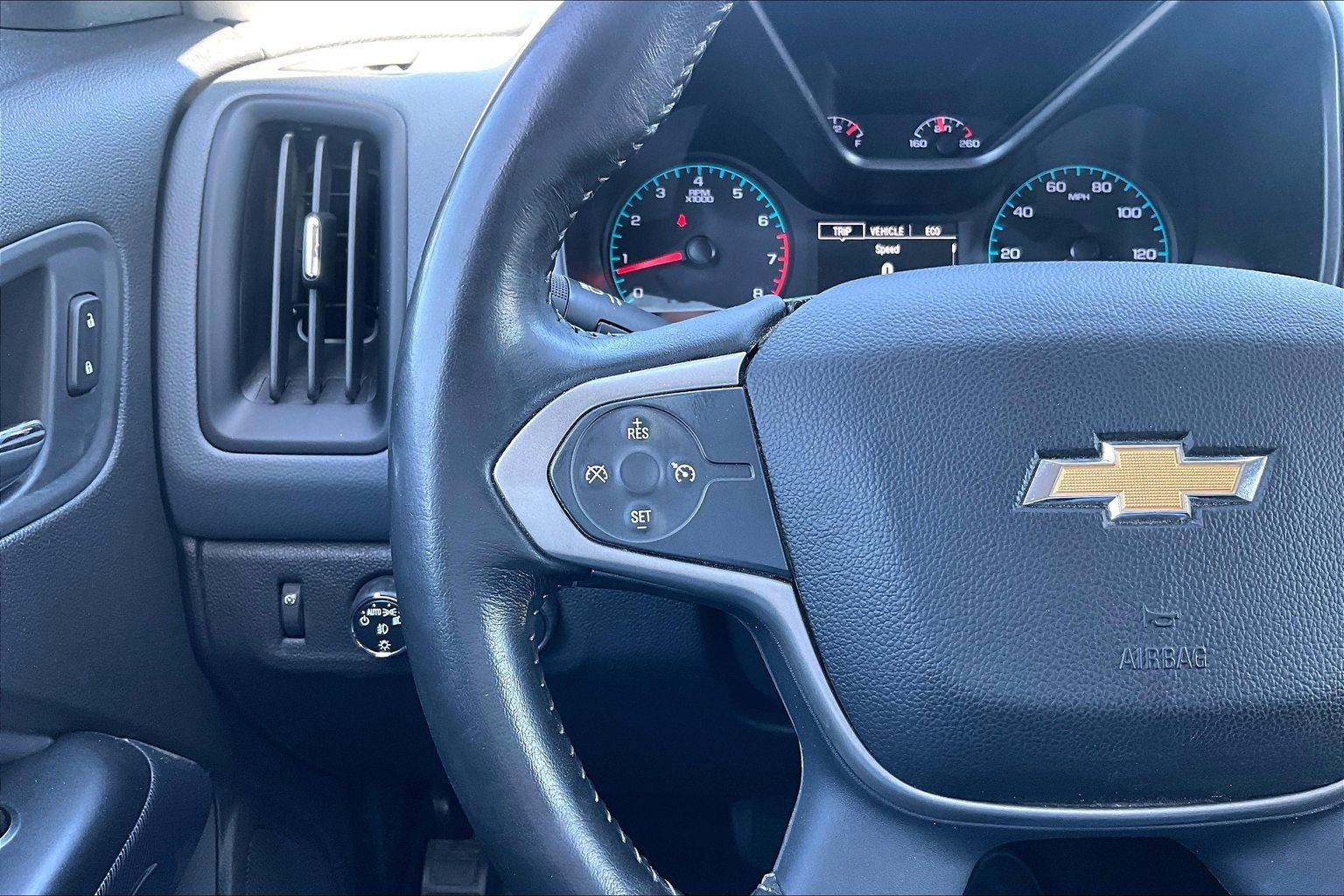 Used 2015 Chevrolet Colorado Z71 AWD/4WD image 17