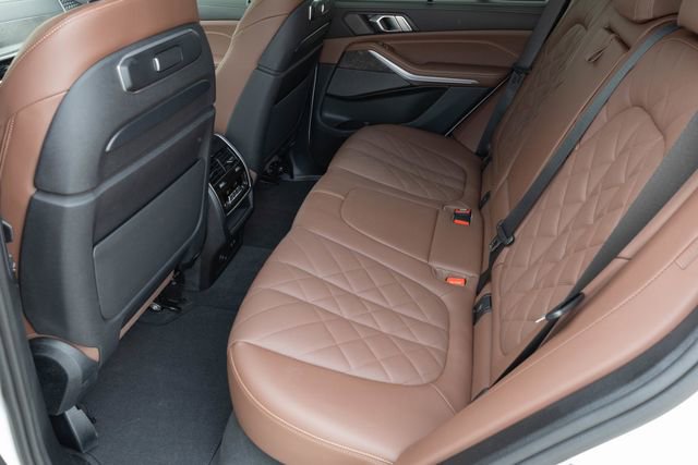 Used 2025 BMW X5 M60i image 17