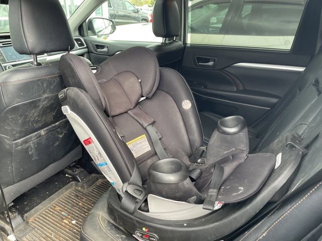 Used 2017 Toyota Highlander XLE image 9