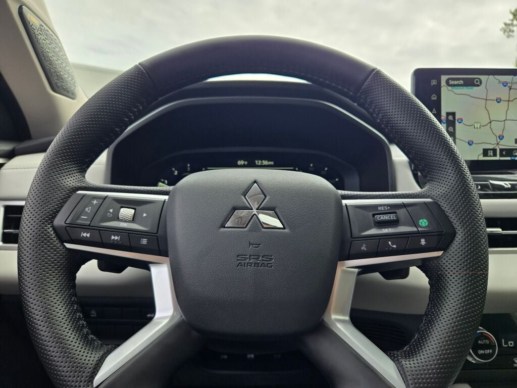 New 2026 Mitsubishi Outlander SE AWD/4WD image 31