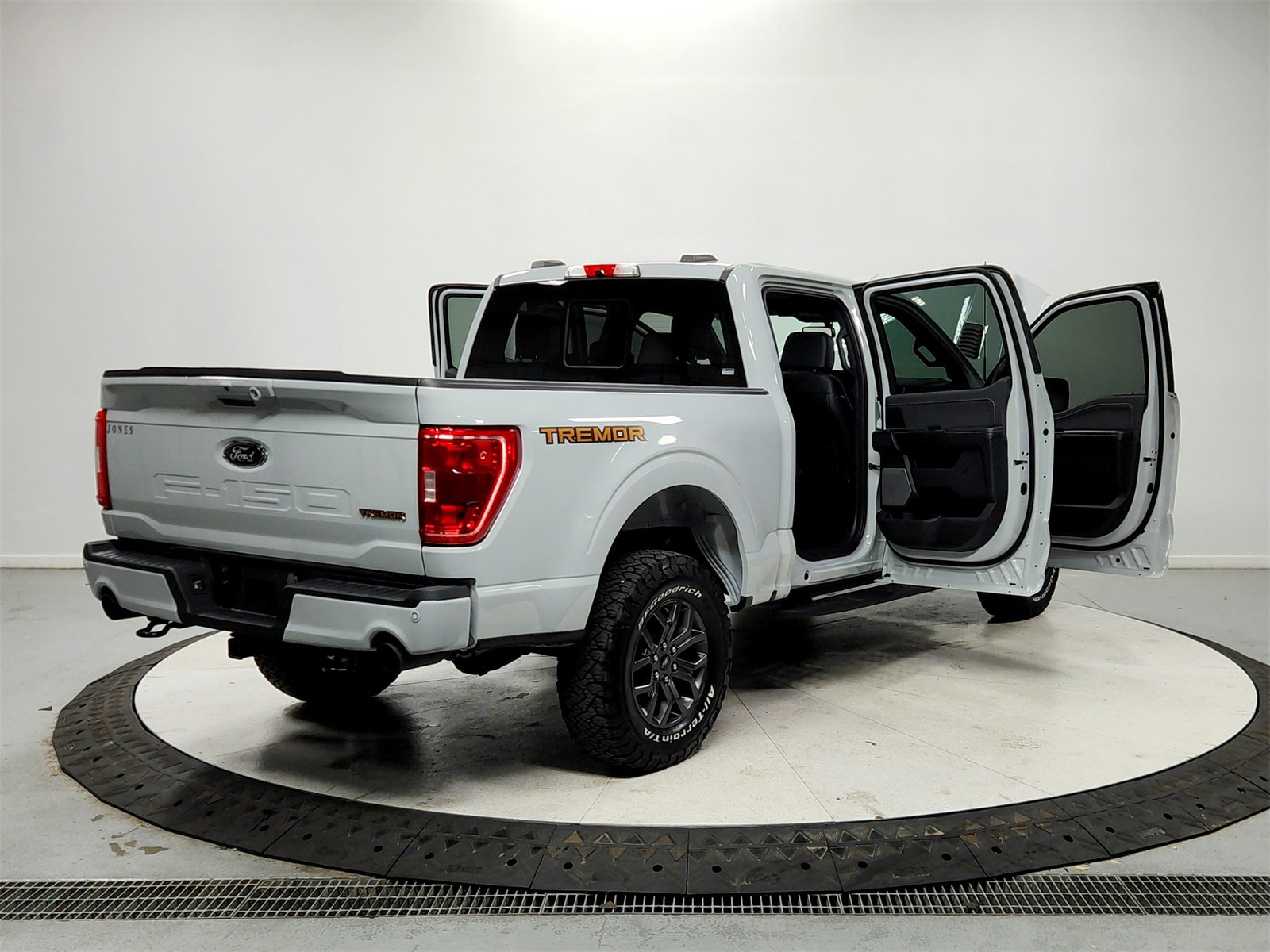 Used 2023 Ford F150 Tremor w/ Trailer Tow Package image 15