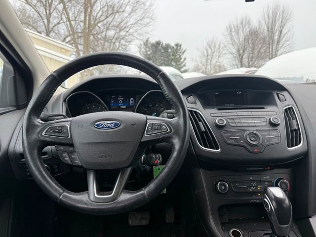 Used 2016 Ford Focus SE w/ Equipment Group 201A image 9
