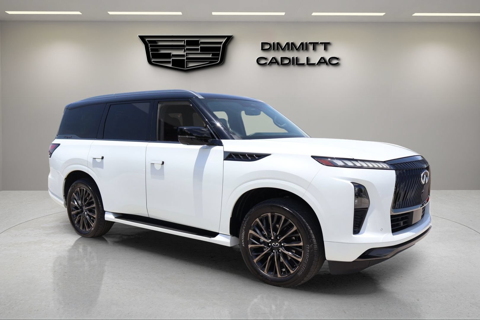 Used 2025 INFINITI QX80 Autograph AWD/4WD image 3