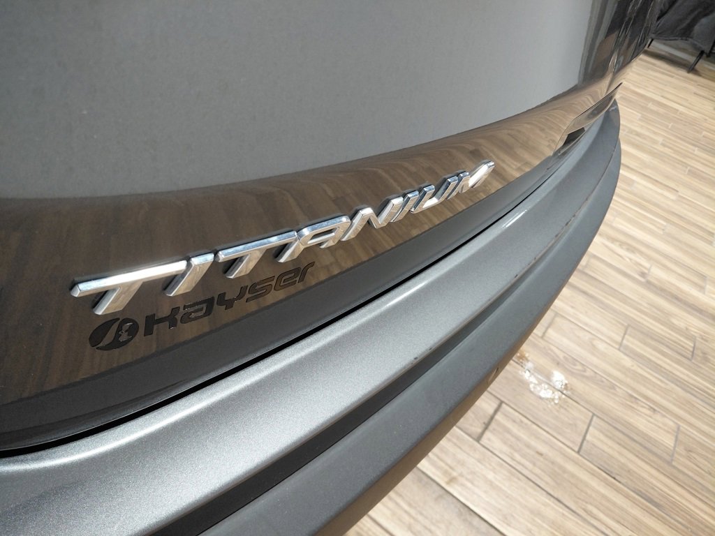 Used 2024 Ford Edge Titanium image 13