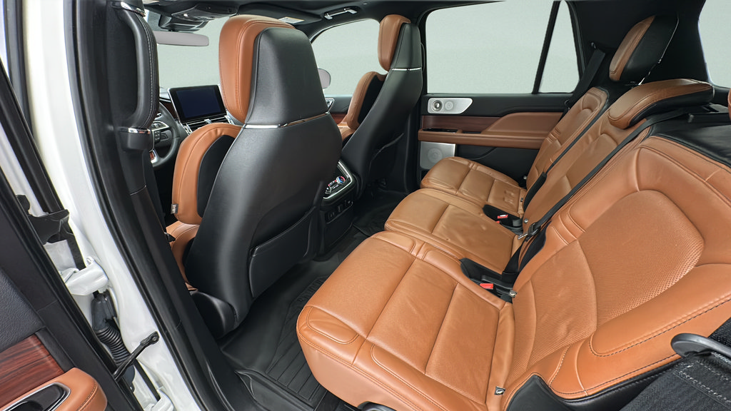Used 2020 Lincoln Navigator Reserve w/ Luxury Package AWD/4WD image 9