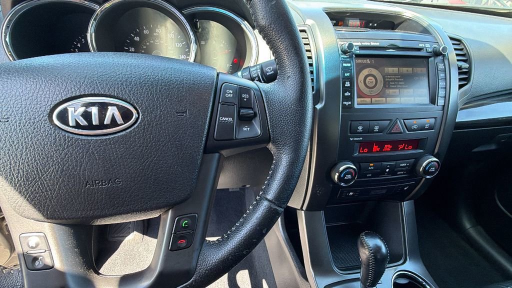 Used 2013 Kia Sorento EX w/ EX V6 Premium Pkg FWD image 30