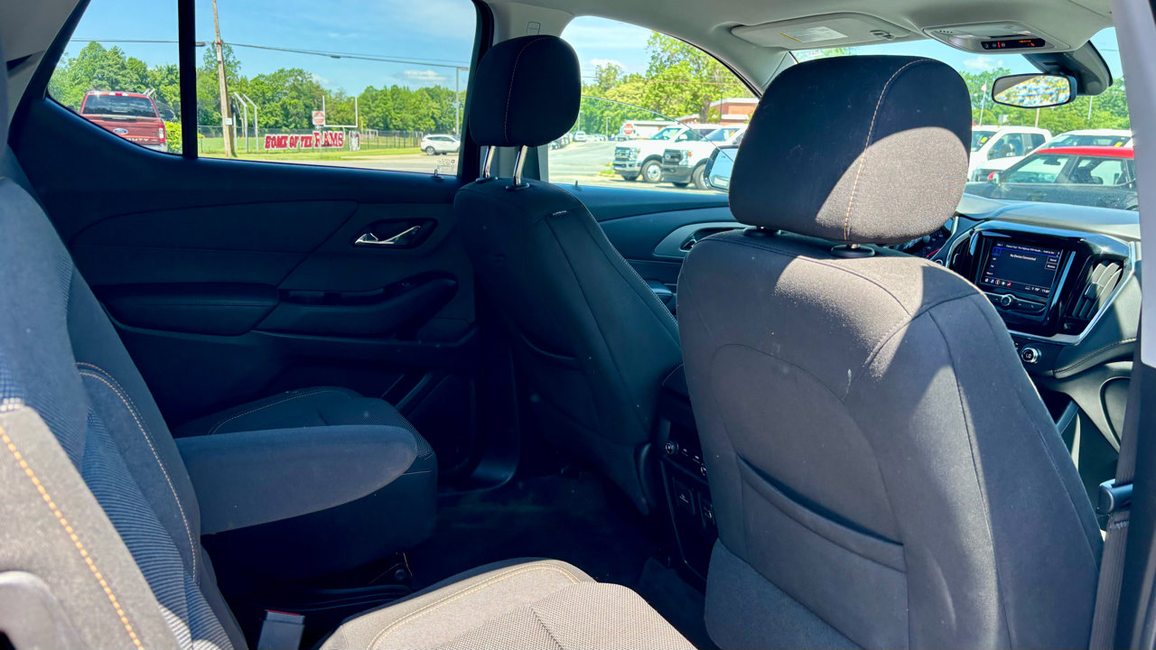 Used 2020 Chevrolet Traverse LT w/ LPO, Cargo Package image 12