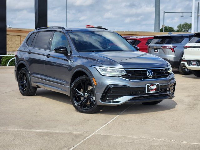 Used 2024 Volkswagen Tiguan SE R-Line FWD image 2