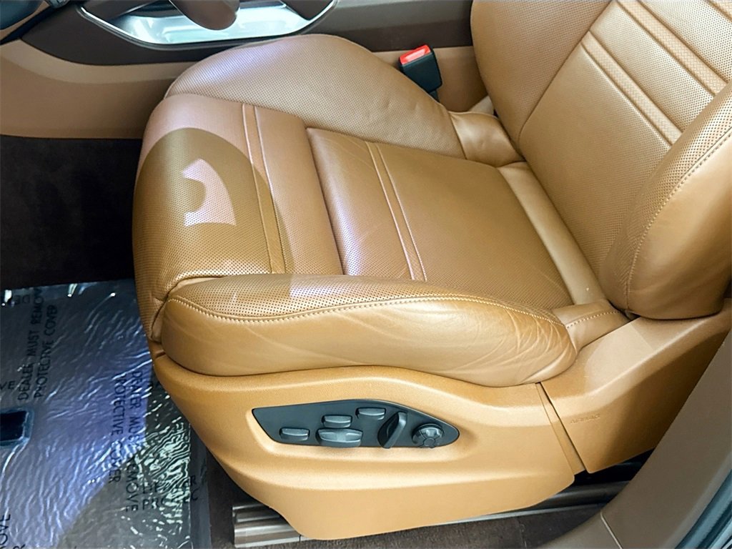 Used 2022 Porsche Cayenne Turbo image 18